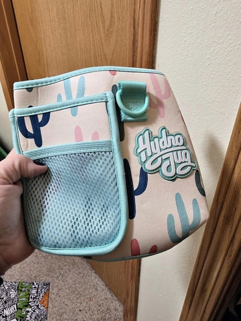 4 HydroJug Pro Sleeves Crossbody Bag Multicolor & Pink